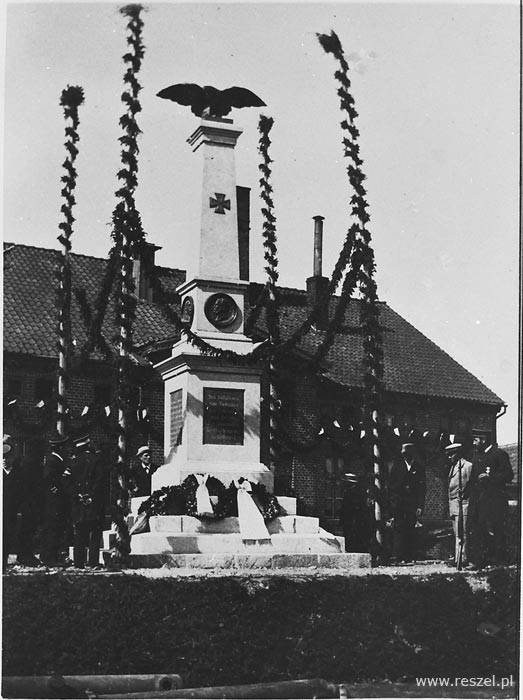 1906 - poświęcenie pomnika w 10 rocznicę zwycięstwa bitwy Bismarcka z Napoleonem  
