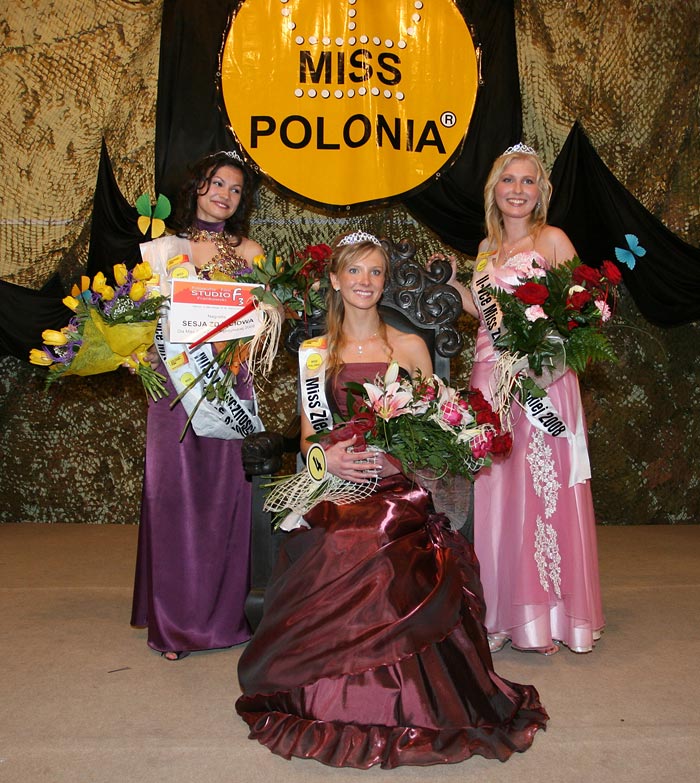 Miss Ziemi Kętrzyńskiej 2008 - Małgorzata Grzelak, I-vice Kalina Wróbel, II- vice Aleksandra Michalak
