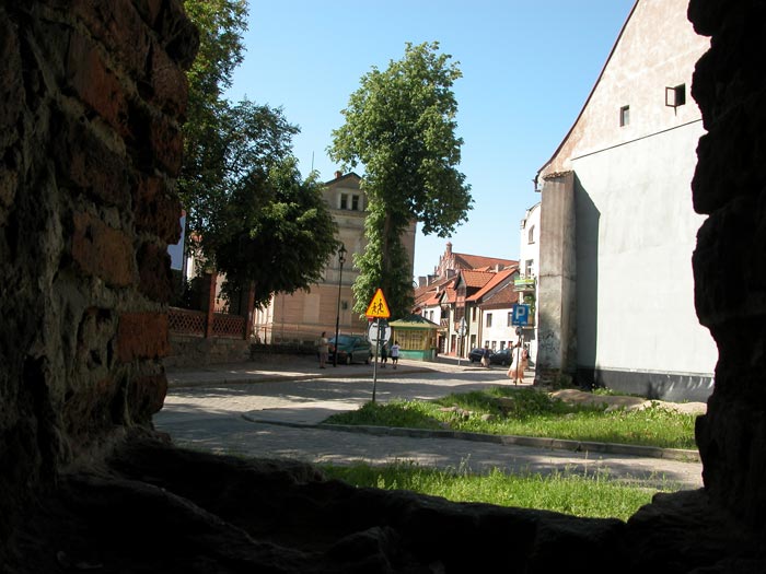 starówka , widok z  murów obronnych przy ulicy Spichrzowej
