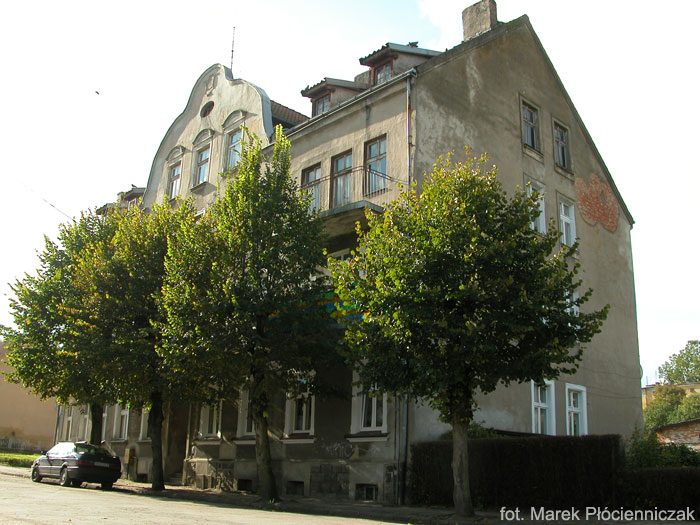 budynek r 13 przy ulicy Kolejowej  , dawniej hotel