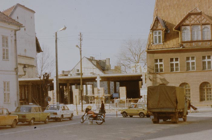 ul. Świerczewskiego 3 ( obecnie Rynek) - budowa domu handlowego GS , rok 1985-86