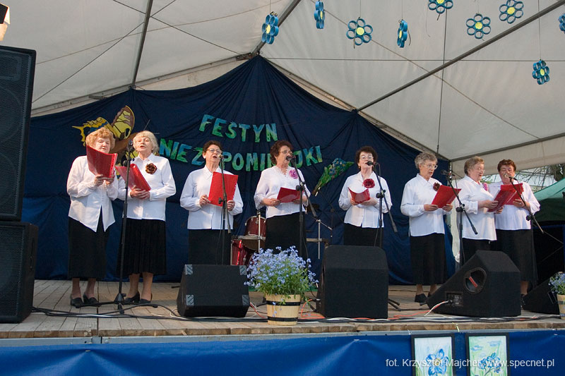 koncert w wykonaniu reszelskich Seniorek