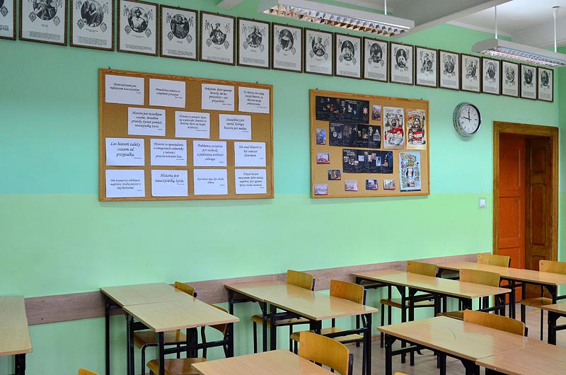 Gimnazjum nr 1 w Reszlu w obiektywie. ⁄ Reszel - miasteczko na Warmii