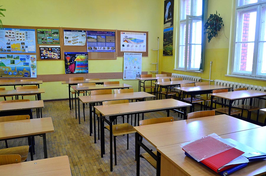 Gimnazjum nr 1 w Reszlu w obiektywie. ⁄ Reszel - miasteczko na Warmii