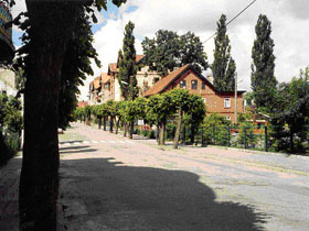 Dom przy ulicy Kolejowej pod numerami: 14, 16 i 18, 20 i 22 oraz 24 fot.Tadeusz Rawa