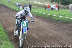 Motocross, sierpień 2006 - Jacek Olszewski tuż przed metą fot.Krzysztof Majcher