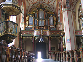 Organy wykonania mistrza Jana Rohn z Ornety w 1829 r. Prospekt organowy pochodzi z roku 1841, wykonali go Karol Ludwik Bereichel i Karol Jeroschewitz.<br />The organ made by Jana Rohn from Orneta in 1829. The organ face comes from 1841, made by Karol Ludwik Bereichel and Karol Jeroschewitz. fot.Krzysztof Majcher