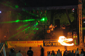 Dni Reszla 2006 - KONCERT MUZYKI ELEKTRONICZNEJ zespołu Piotra Krupskiego i TANIEC Z OGNIEM gupy 