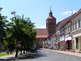 budynek kościelny dominuje w zabudowaniach reszelskich<br />The church dominates over the town mansions. fot.Krzysztof Majcher