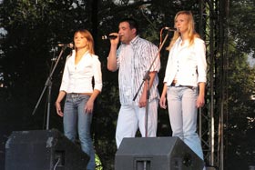 Ariel Załęski (chórek - Anna Kulesza i Małgorzata Grzelak)
 fot.Marta Pawelczyk.