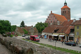 Foto. 1. Stara plebania, kościół farny i ulica Podzamcze fot.Tadeusz Rawa