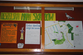  W szkolnej gablocie na korytarzu można znaleźć informacje o szkolnej ostoi przyrody.
 fot.Koło Ekologiczne Ekozespoły