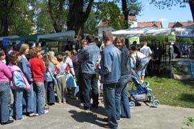 Po prezentacji potraw ekozespoły mogły skorzystać z loterii fantowej. fot.Elżbieta Majcher.