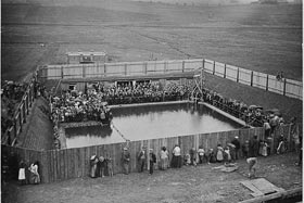 1904 - pierwszy basen na terenie da ..., fot.  reszel pl
