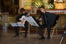 KONCERT MUZYKI I POEZJI w ramach XIV Spotkań Krajowego Funduszu na rzecz Dzieci na Kresach Rzeczypospolitej, Reszel 2008.
 fot.Krzysztof Majcher