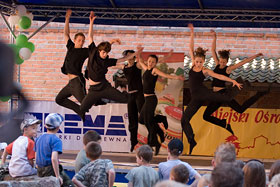 XV Reszelski Festiwal Piosenki - występ grupy tanecznej 