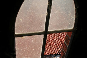 okno gotyckie - Zakład Wychowawczy przy ulicy Krasickiego fot. Marek Płócienniczak