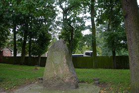 Foto. 3. Pomnik przy rogu ulicy Wojska Polskiego i A. Mickiewicza
 fot.Tadeusz Rawa