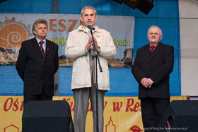 Burmistrz Reszla Zdzisław Szypulski,  Dyrektor Biura Jakości i Znaków Regionalnych Urzędu Marszałkowskiego Województwa Warmińsko- Mazurskiego - Igora Hutnikiewicza, Prezesa Stowarzyszenia Kulturalnego „Reszelanie” Mirosław Bogdanowicz.
 fot.Krzysztof Majcher