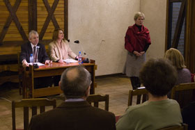 „Teatr przy stoliku” w Miejskiej Bibliotece Publicznej w Reszlu
 fot.Krzysztof Majcher