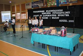 Nagrodzeni w konkursie otrzymali: aparaty cyfrowe, plecaki i śpiwory firmy Campus, lornetki i pendrive. Nagrodzeni w konkursie otrzymali: aparaty cyfrowe, plecaki i śpiwory firmy Campus, lornetki i pendrive.