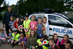 Bezpieczna droga do szkoły - lekcja z policjantem.
