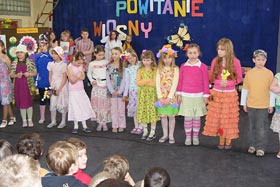 Prezentacja mody wiosennej - uczniowie klas I-III
