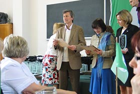  Przedstawiciele Kapituły Programu: (od lewej) Zdzisław Stan Nitak – Fundacja GAP Polska, Anna Kalinowska – Uniwersytet Warszawski, Joanna Matryca – firma Cadbury.
 fot.Elżbieta Majcher.