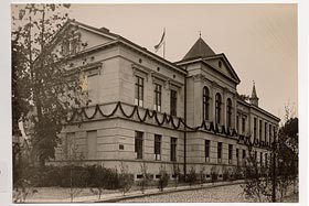 Budynek gimnazjum, w którym znajdowało się dowództwo 20 Korpusu Armijnego fot. archiwum prywatne