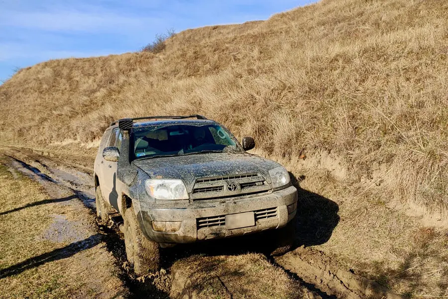 wypozycz-auto-terenowe-4x4-droga-pod-gore