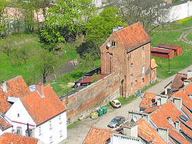 baszta z fragmentem murów obronnych