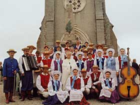 "Reszelanie" i "Pompadryty" we Francji - obchody Dni Polskich 2004