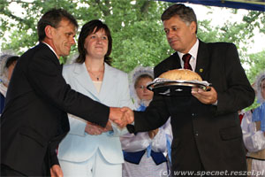 Dożynki 2006 - "będę dzielił sprawiedliwie"