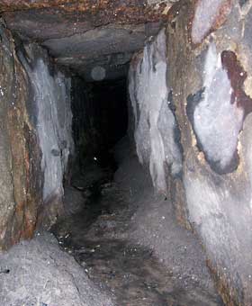 Rys.2b. Kamienny tunel