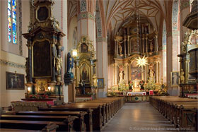 Widok na ołtarz główny wykonany w latach 1820 - 1822