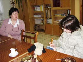 Hania podczas wywiadu z p.Ćwik, inspektorem ds. ochrony środowiska PWiK w Reszlu.