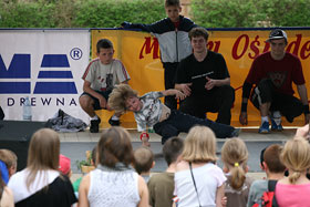 II Festyn Niezapominajki - akrobacje break dance 7 - letniej Natalki Szewczyk