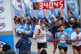 Grzesiek Rutkowski i Leszek Gwardęcki na 10 Poznań Maraton 2009