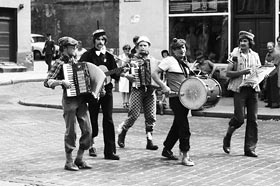 Reszenalia 1981 - Kapela - na akordeonie gra pan Jakubowski...
