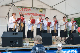 III Reszelskie Święto Niezapominajki - występ pań z Klubu Seniora Zielonego Parku