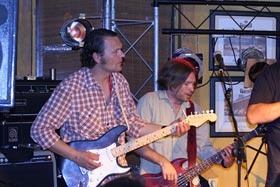 Kamil Giedziun - gitara, Maciek Marschall - gitara basowa
