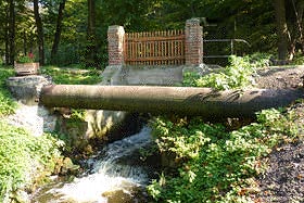Jaz przy starej oczyszczalni ścieków.
